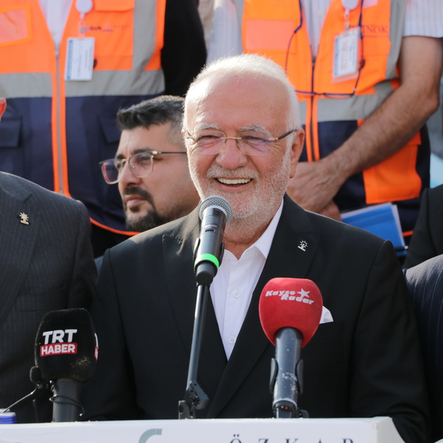 AK Parti'li Elitaş: Bilgiye ulaşmak o kadar kolay ki, cebinizde dünyayı taş...