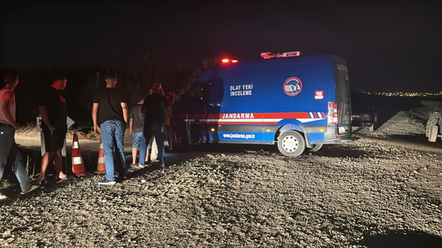 GÜNCELLEME - Adana'da eğitim uçağı düştü, 2 kişi yaralandı