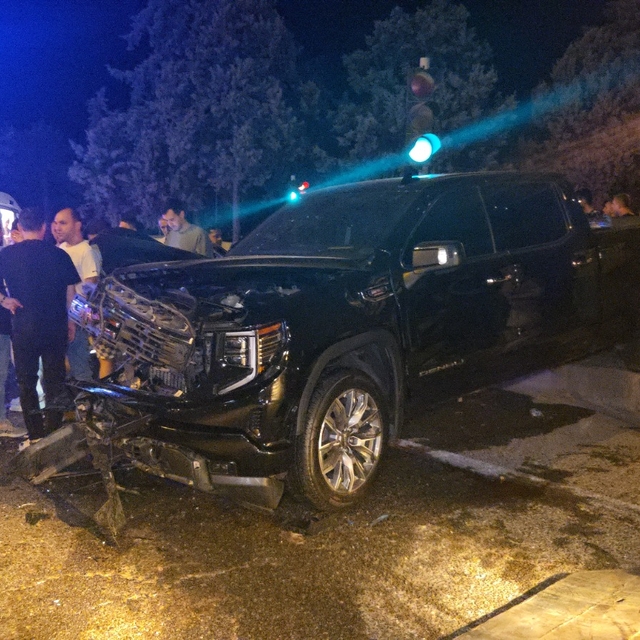 Bursa'da kamyonet ile ambulansın çarpıştığı kazada 5 kişi yaralandı