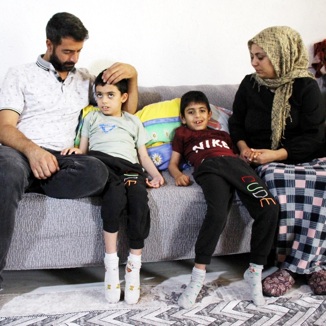 3 çocukları ölümcül hastalığa yakalanan ailenin umut arayışı