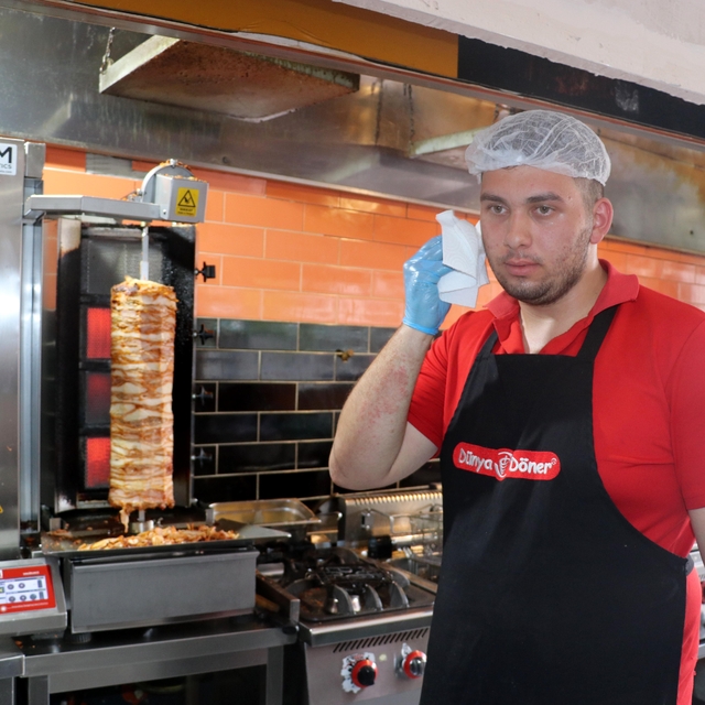 Antalya'da döner ustalarının 'sıcak' sınavı