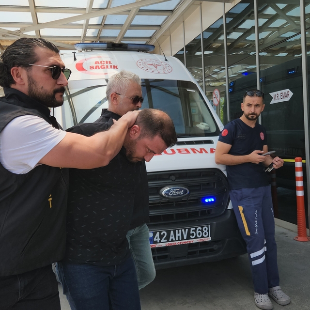 Kendisini uyaran bekçilere ateş etti, temizlik görevlisi görme yetisini kay...