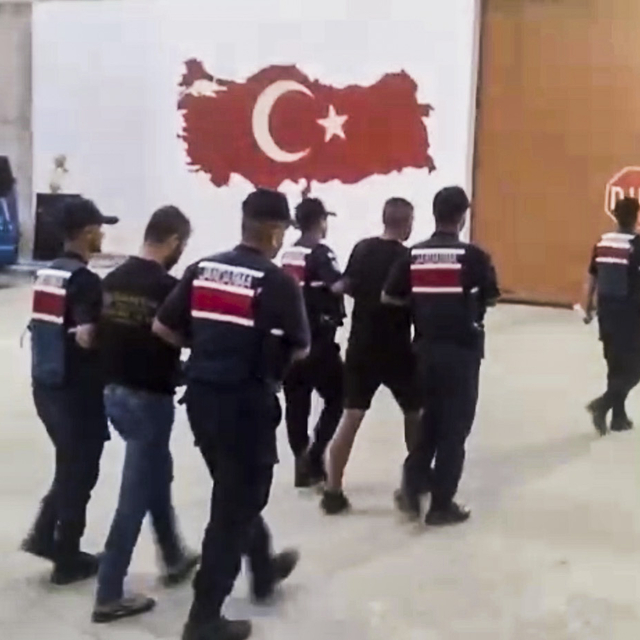 Mersin'de ormanlık alanda yangın çıkaran 2 zanlı tutuklandı