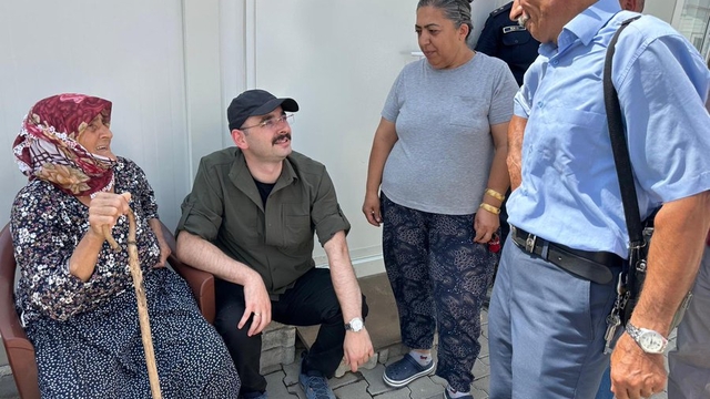 Doğanşehir Kaymakamı Ahmet Fatih Sungur, deprem konutlarında inceleme yaptı