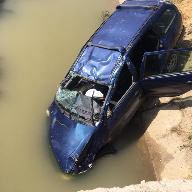 Bitlis'te kanala düşen otomobilde 1 kişi öldü, 2 kişi yaralandı