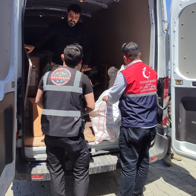 Doğanşehir Belediyesi ihtiyaç sahibi ailelere desteğini sürdürüyor