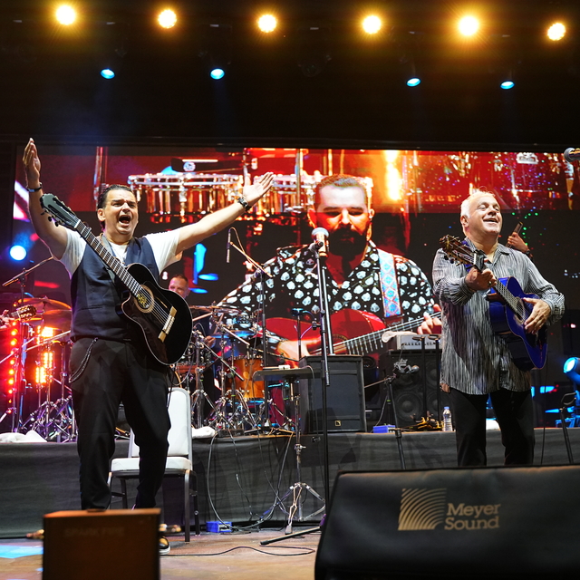 Gipsy Kings by Andre Reyes, Didim'de müzikseverlerle buluştu