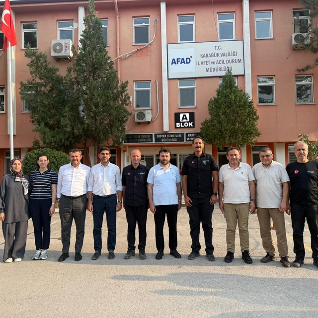 AK Parti Karabük heyetinden orman yangınlarıyla mücadele eden ekiplere ziya...