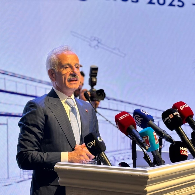 Bakan Uraloğlu: Türkiye'de denize yapılan 3'üncü havalimanını tasarladık (2...