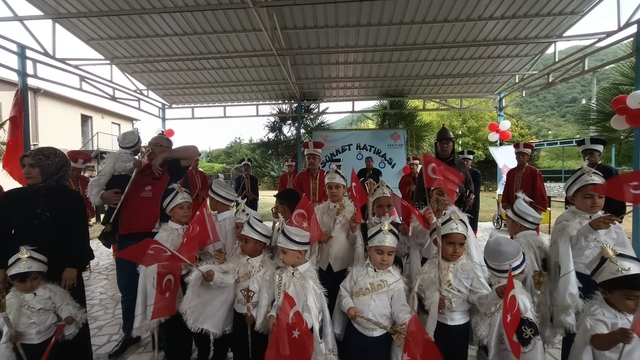 Yalova'da 529 yıllık gelenekle 25 çocuk sünnet oldu