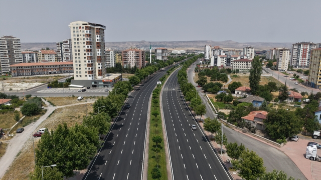 Kayseri Büyükşehir Belediyesi, Mustafa Kemal Paşa Bulvarı'ndaki asfalt çalışmasını tamamladı