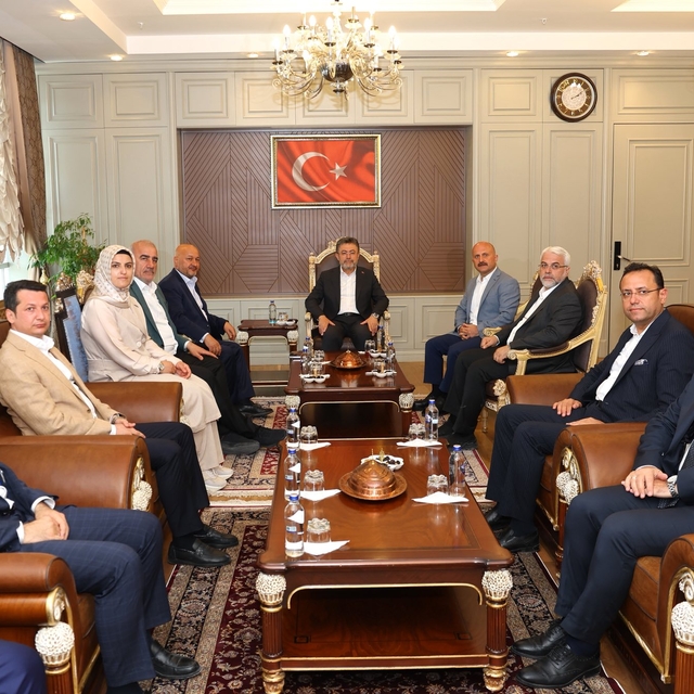 Bakan Yumaklı, Adıyaman'da; Çetintepe Barajı'nda su tutma aşaması başladı (...