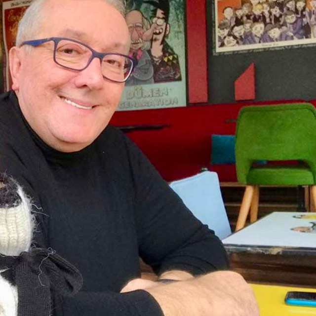 Kanal D seslendirme uzmanı Levent Bitecik, hayatını kaybetti