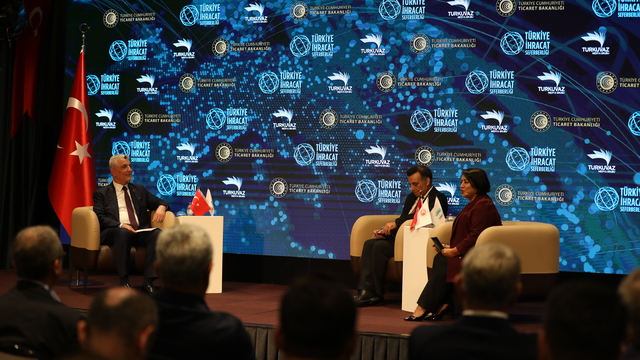 Ticaret Bakanı Bolat, Samsun'da "Türkiye İhracat Seferberliği Programı"nda konuştu: