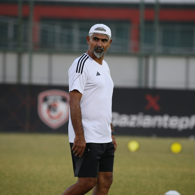 Gaziantep FK Teknik Direktörü İsmet Taşdemir, lige galibiyetle başlamak ist...