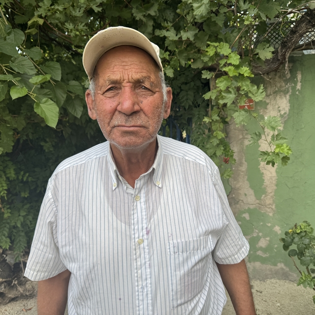 Afyonkarahisar'da yaşlı çift, iki katlı evini jandarmaya bağışladı