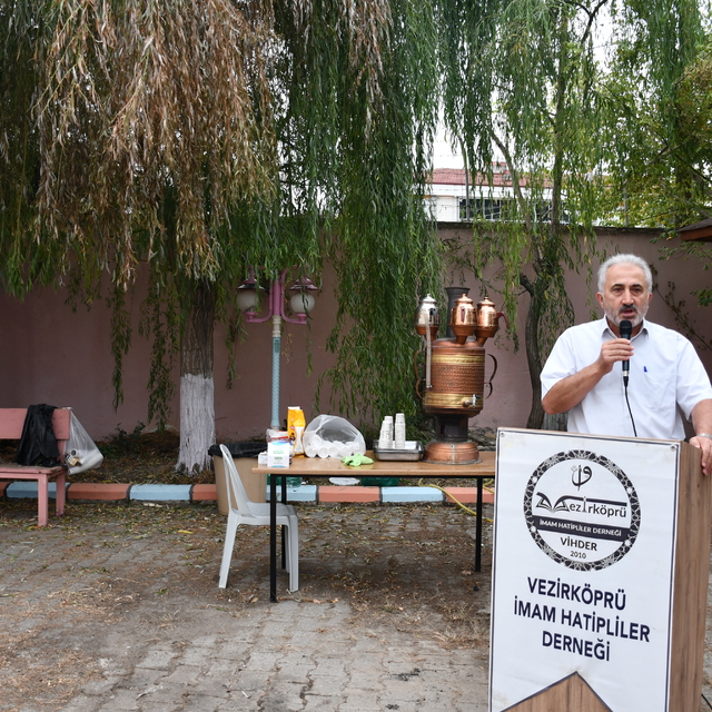 Vezirköprü İmam Hatip Lisesi mezunları pilav gününde bir araya geldi