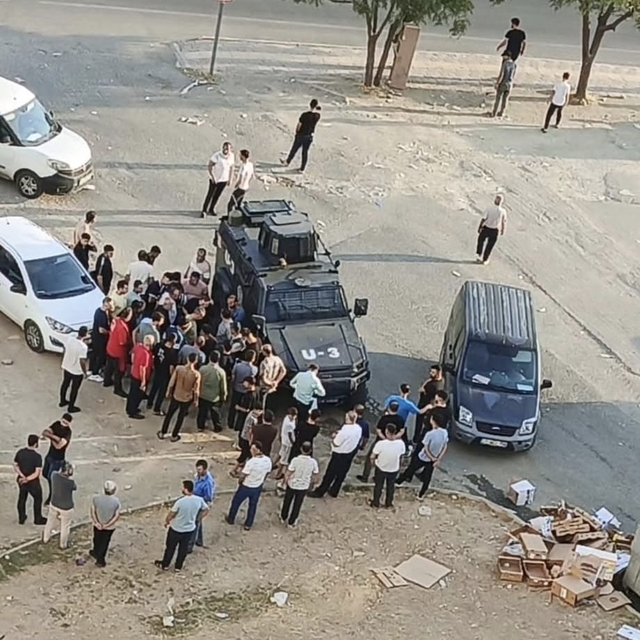 Durakta beklerken uğradığı silahlı saldırıda öldü