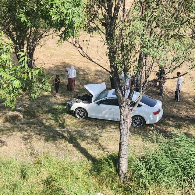 Erzurum'da otomobil ile kamyonetin çarpıştığı kazada 6 kişi yaralandı