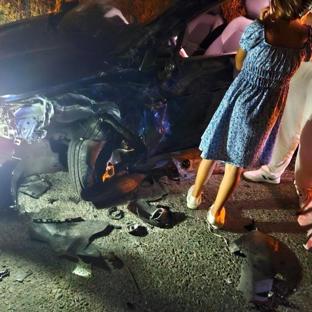 Alkollü sürücünün kullandığı hafif ticari araç ile otomobil çarpıştı: 3 yar...