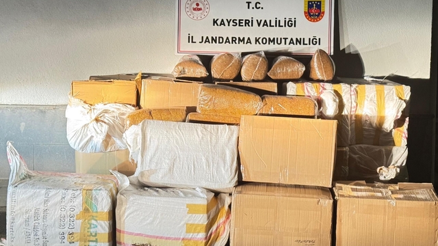 Kayseri'de yolcu otobüsünde 750 kilogram kaçak tütün ele geçirildi