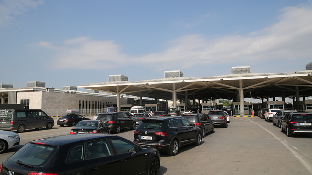 Sınır kapılarında alınan önlemler gurbetçilerin geçişlerini hızlandırdı