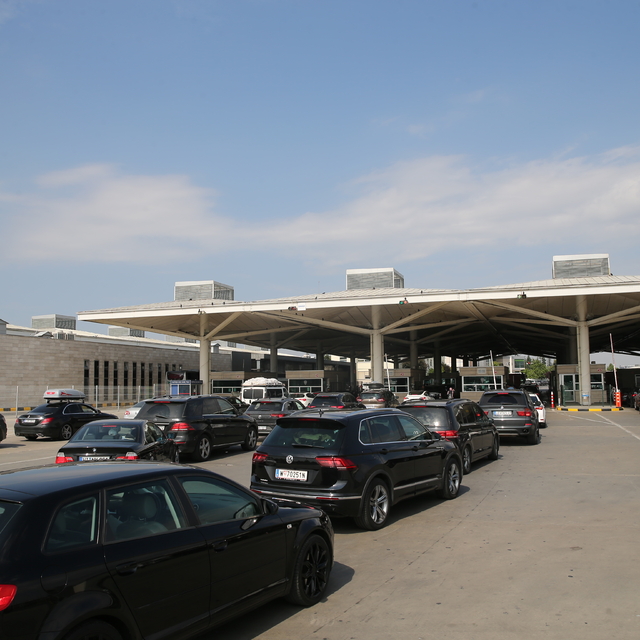 Sınır kapılarında alınan önlemler gurbetçilerin geçişlerini hızlandırdı