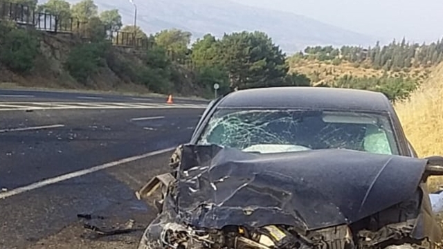 Elazığ'da iki otomobilin çarpıştığı kazada 6 kişi yaralandı