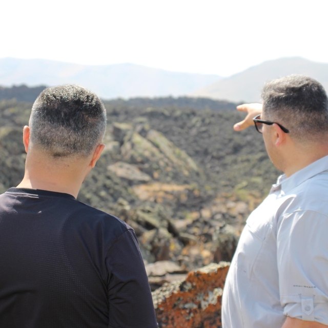 1855 yılında Tendürek Dağı'ndan akan lavların yuttuğu köyleri araştırıyorla...