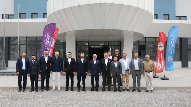 AK Parti Genel Başkanvekili Elitaş, Kayseri'de ziyaretlerde bulundu