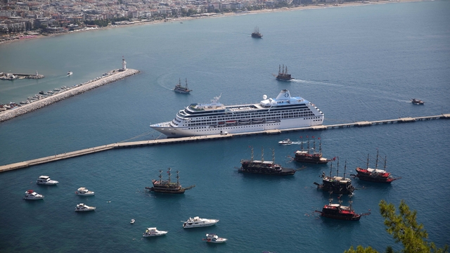 ABD'li turistler, kruvaziyerle Alanya'ya geldi