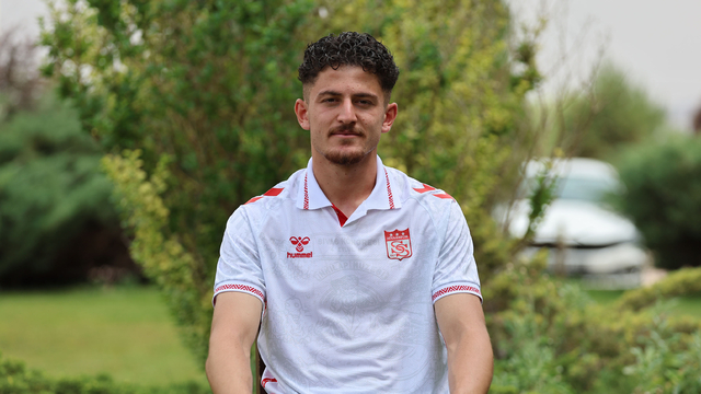 Sivasspor'un genç futbolcusu Emirhan Başyiğit'ten taraftara çağrı: