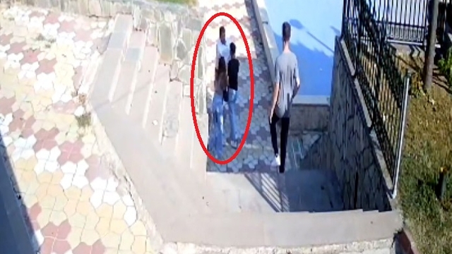 Muhtar, parktaki uyardığı kişi tarafından bıçaklandı