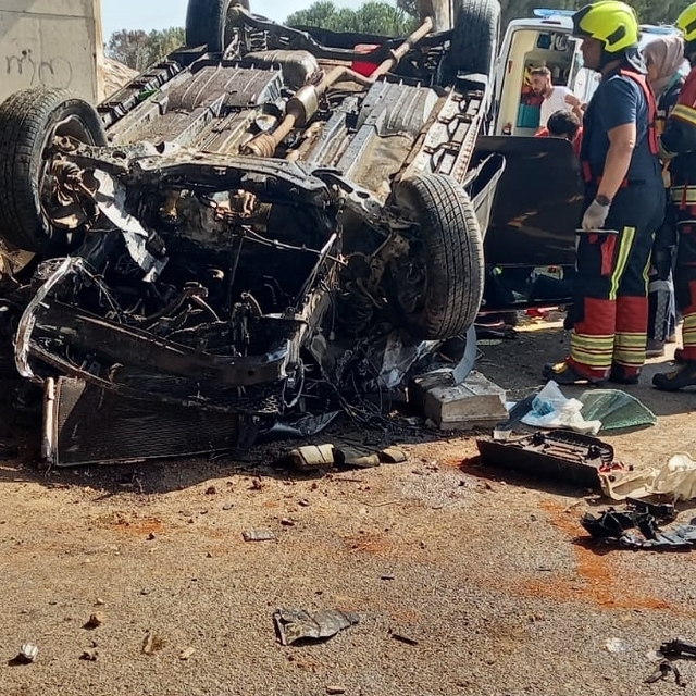 Balıkesir'de bariyere çarpan otomobildeki 2 kişi yaralandı