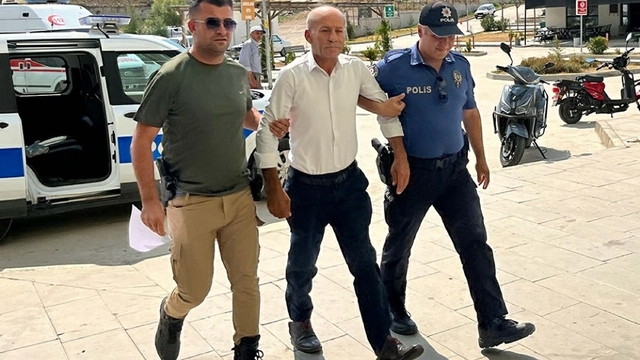 Otobüsün çarptığı otomobildeki çiftin öldüğü kaza kamerada (2)