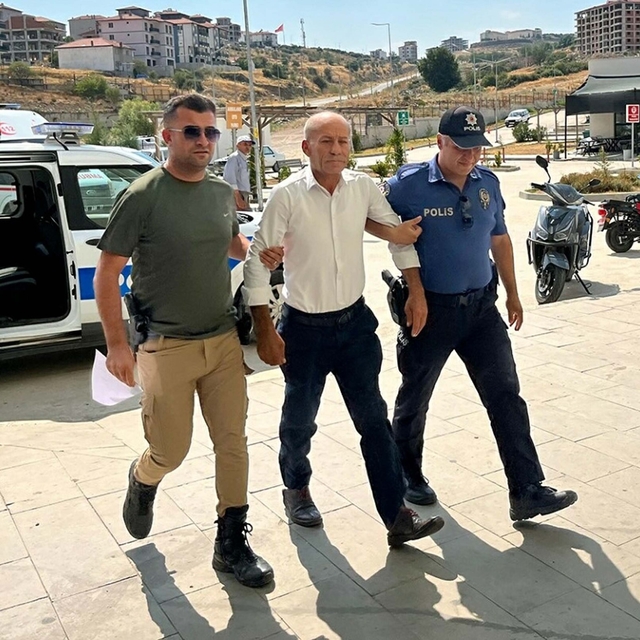 Otobüsün çarptığı otomobildeki çiftin öldüğü kaza kamerada (2)