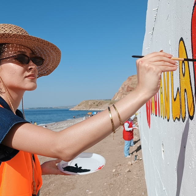 Doğaseverler, Van Gölü'ne ve Alzheimer hastalığına dikkati çekmek için etki...