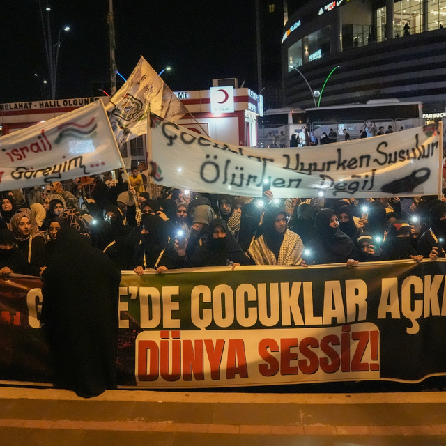İsrail'in Gazze'ye saldırıları Diyarbakır'da protesto edildi