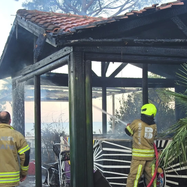 Erdek'te otel büfesinde çıkan yangın söndürüldü