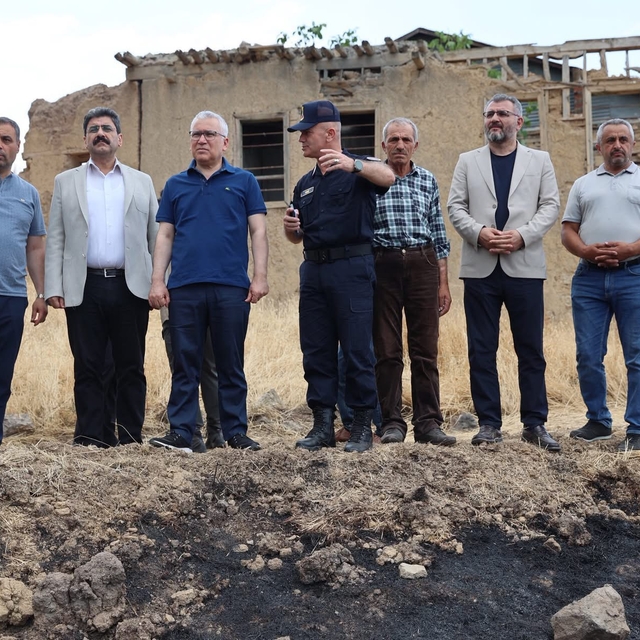 Sivas Valisi Şimşek, Akıncılar ilçesindeki yangın bölgesini ziyaret etti