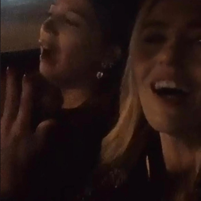 Kazada ölen kız kardeşlerden geriye otomobilde şarkı söyledikleri görüntüle...