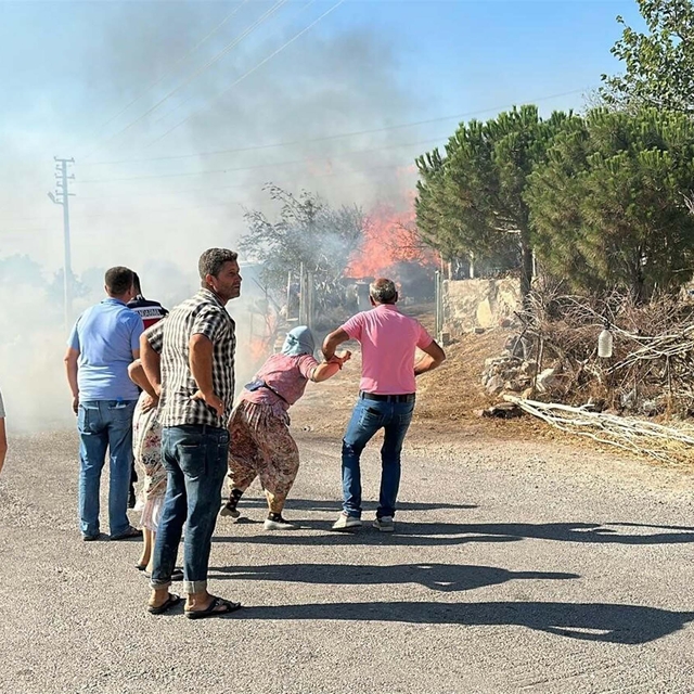 Çanakkale'deki 1400 hektar alanın zarar gördüğü yangını akli dengesi yerind...