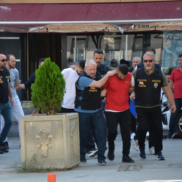 Eskişehir'de 2 kişinin öldüğü silahlı kavganın şüphelileri adliyede