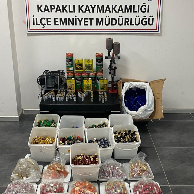 Tekirdağ'da sosyal medya üzerinden barut ve av fişeği ticareti yapan şüphel...