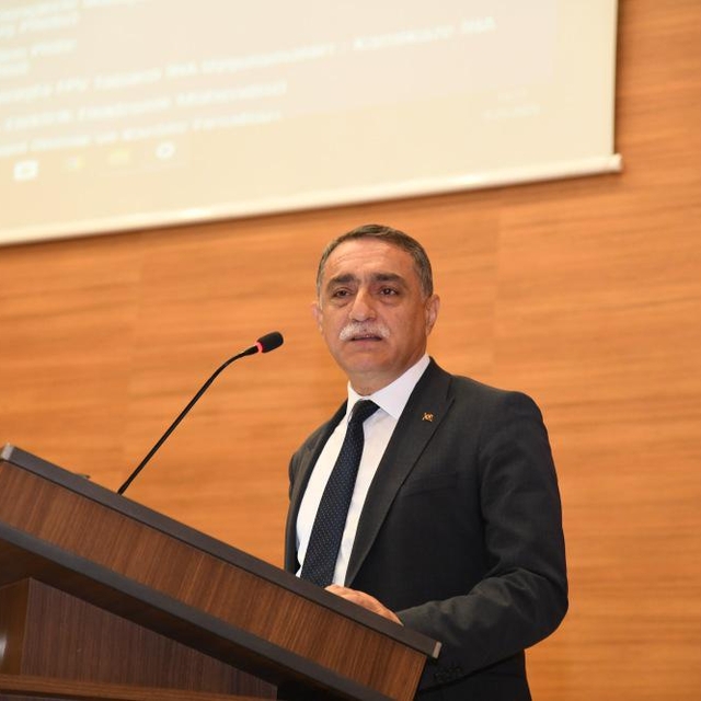 KAEÜ Rektörü Karahocagil, YKS'yi kazanan öğrencileri Kırşehir'e davet etti