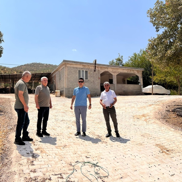 Çermik'te kilitli parke taşı döşeme çalışması