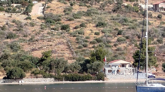 Muğla'da sahile duvar örüldü, inceleme başlatıldı