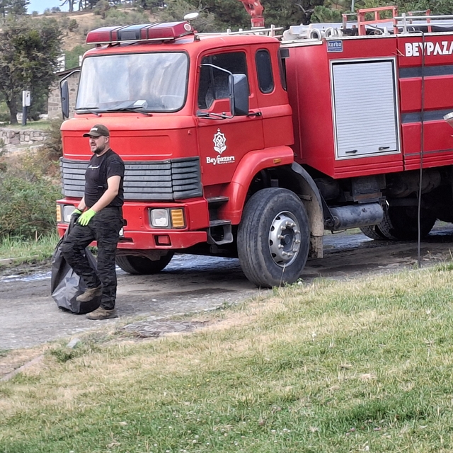 Beypazarı Karagöl Yaylası'nda yangına karşı itfaiye aracı hazır bekletiliyo...