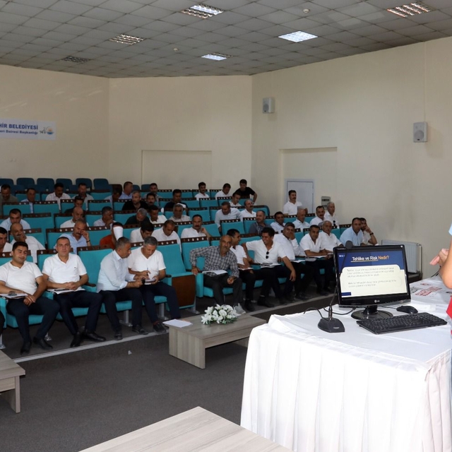 Van'da otobüs şoförlerine iş sağlığı ve güvenliği eğitimi verildi