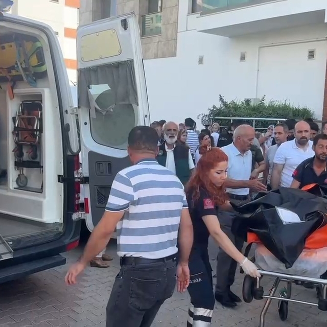 Su tahliye etmek isterken akıma kapılan kapıcı öldü